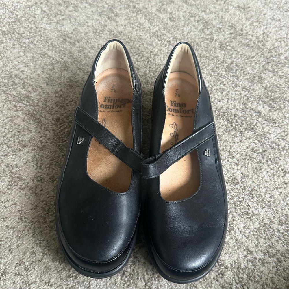 Finn Comfort Women’s Mary Jane Leather Shoe 7.5